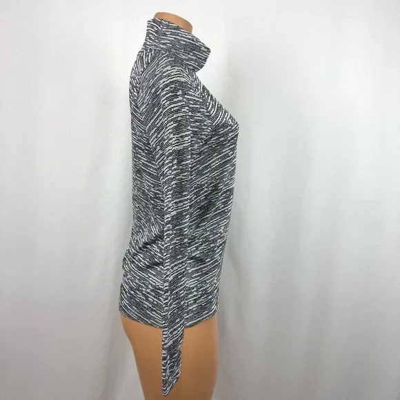 Athleta Women’s Sz L Flurry Seamless Turtleneck Long Sleeve Top Black & White - Picture 4 of 14